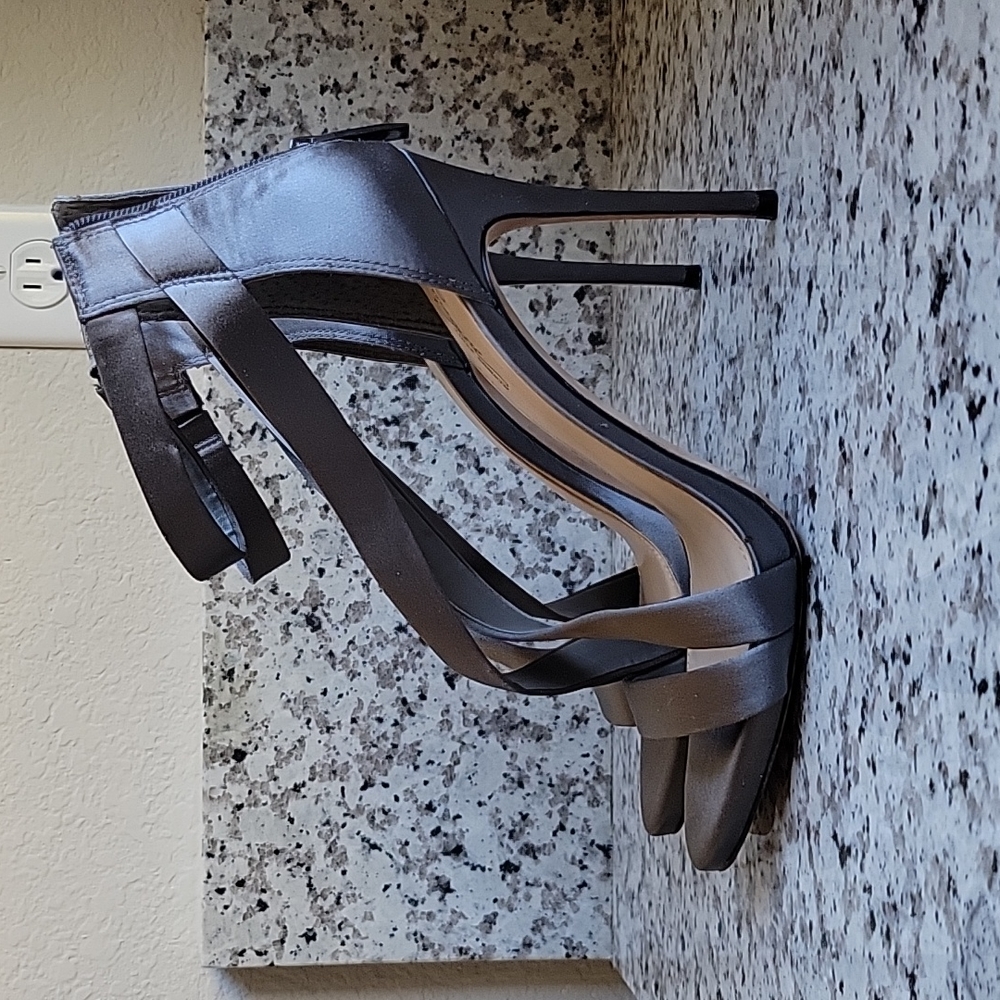 !!! SOLD !!!!  Vince Camuto Imagine Devin Satin Sandals US 9 !!! SOLD !!!! - Picture 2 of 10